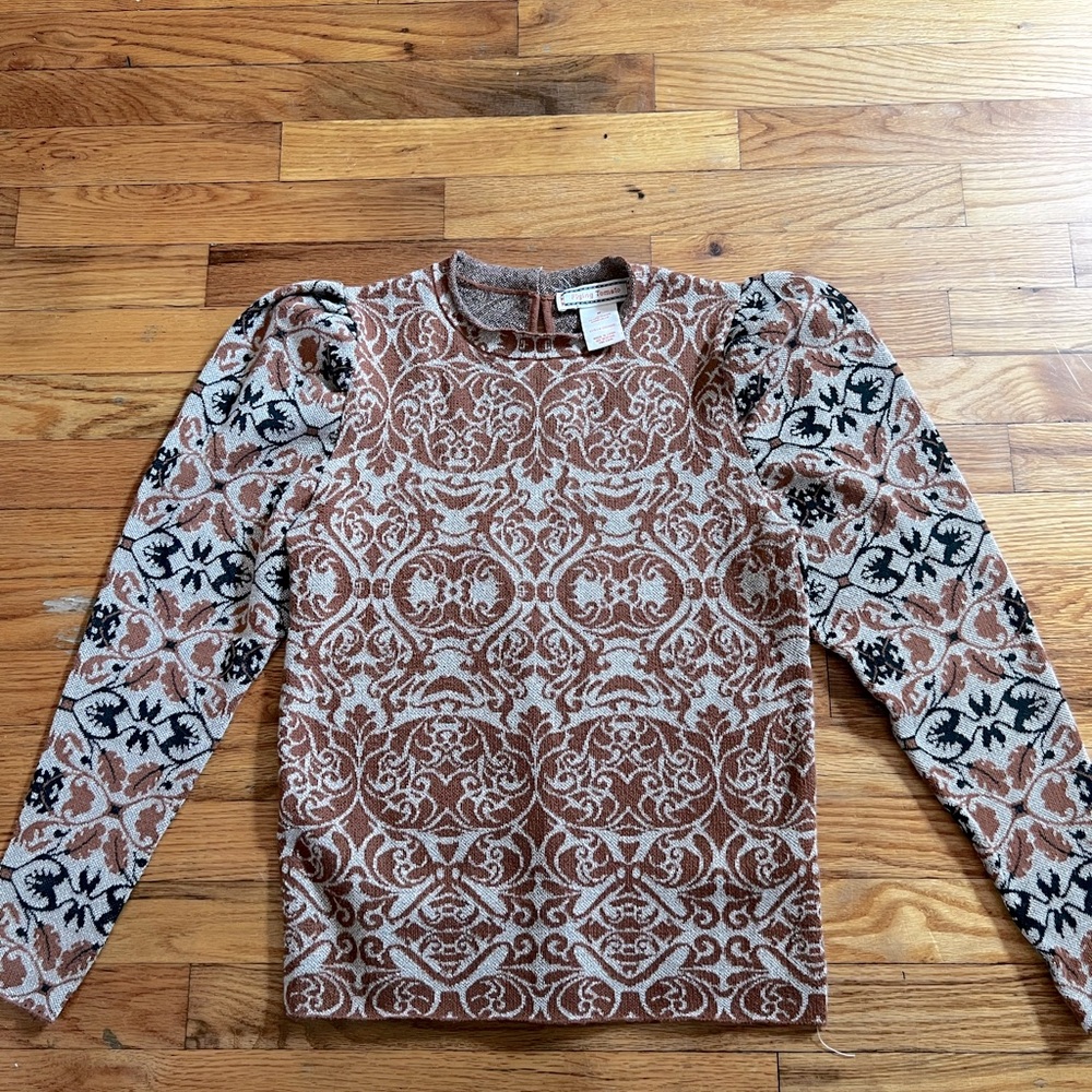 Flying tomato puff sleeve sweater
